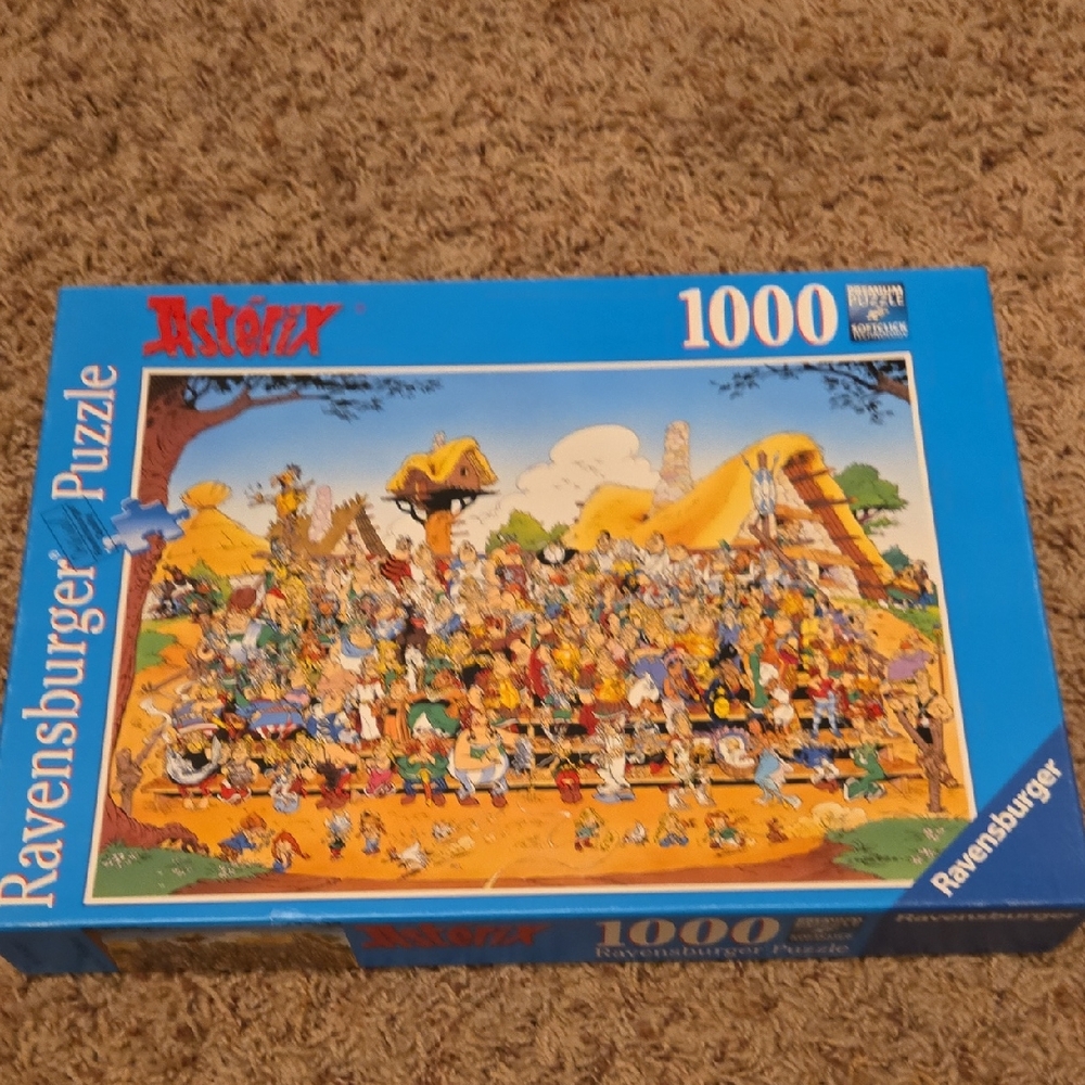 Ravensburger Asterix Puzzle with Blue Border